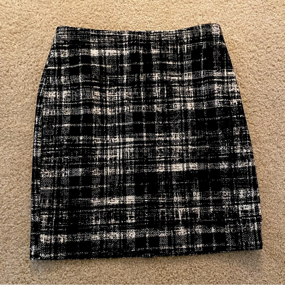 Ann Taylor Plaid Skirt Black & White - Sz 2P